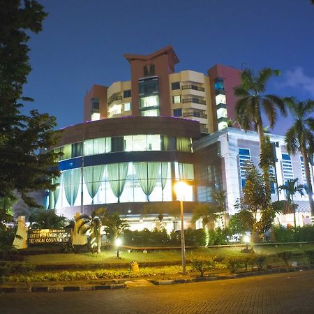 Nam Center Hotel Kemayoran Джакарта Екстериор снимка
