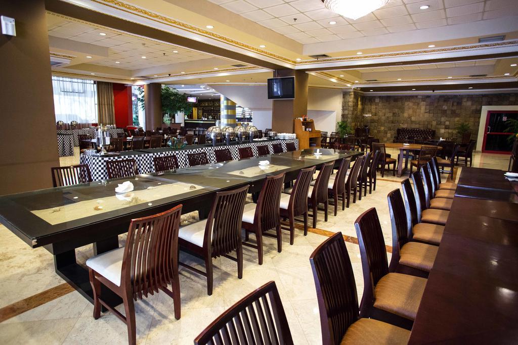 Nam Center Hotel Kemayoran Джакарта Екстериор снимка