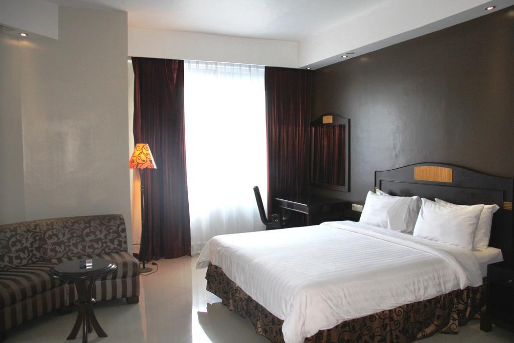 Nam Center Hotel Kemayoran Джакарта Екстериор снимка